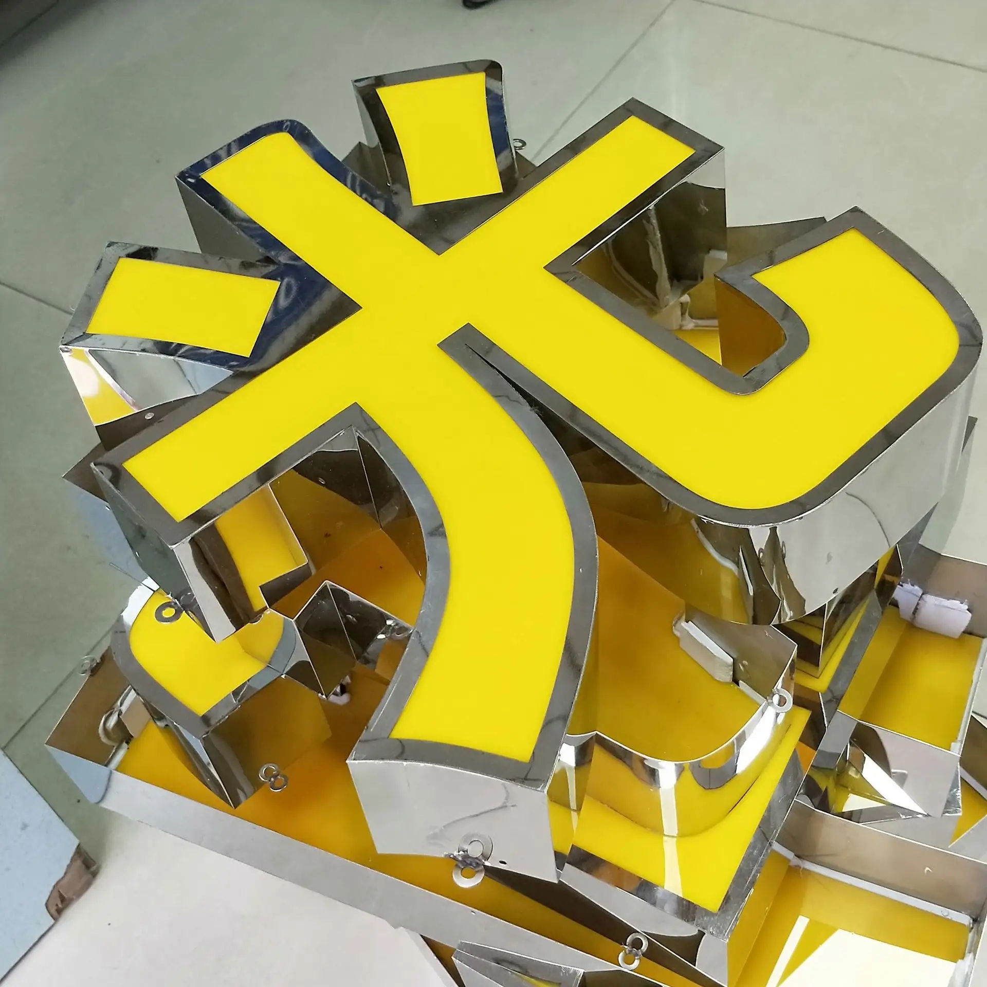 成都廣告公司發光字麻豆午夜福利视频的基本要素分享